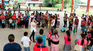 Paty Valencia se reúne con familias de Tlacuilotepec Paty Valencia Reúne Familias Tlacuilotepec