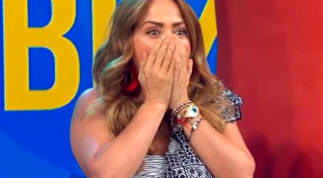 Raúl Araiza Sorprende Andrea Legarreta Beso Boca