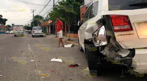 Se duerme al volante y choca contra camioneta Se Duerme Volante Choca Contra Camioneta
