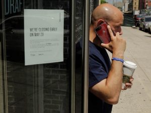 Starbucks cierra hoy 8 mil cafés en EUA para capacitar sobre discriminación