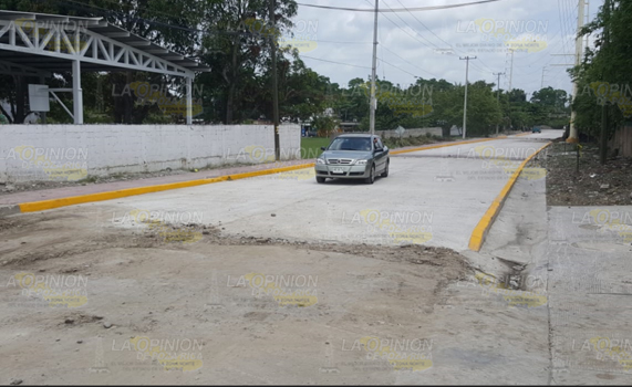 Reabren circulación de carretera al fraccionamiento "Las Palmas"