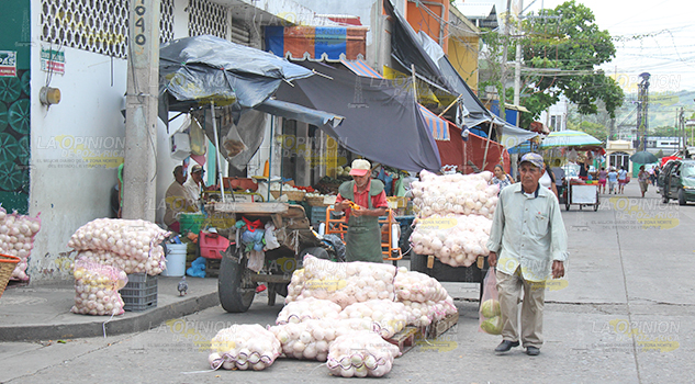 La Mina en picada, caen ventas 30%