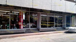 Dan cristalazo en tienda departamental elektra Dan Cristalazo Rienda Departamental Elektra