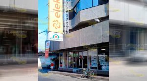 Dan cristalazo en tienda departamental elektra Dan Cristalazo Rienda Departamental Elektra