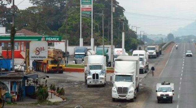 SCT no regula peso ni velocidad de pipas y doble full, que causan accidentes: Amotac
