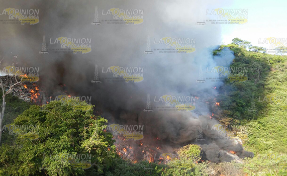 Arroyo contaminado, por incendio de basurero