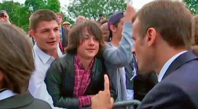 "A mi me dices señor presidente": Macron regaña a niño por decirle "Manu"