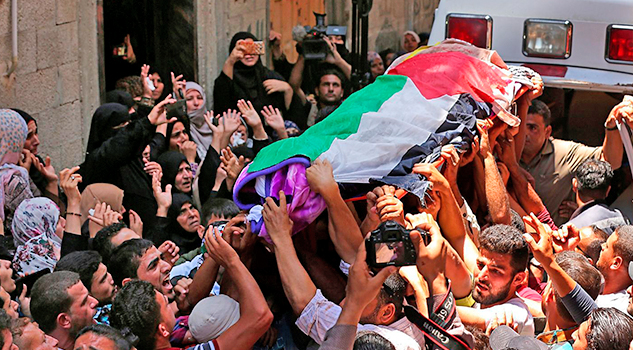 Con dolor despiden a enfermera palestina asesinada por francotirador en Gaza