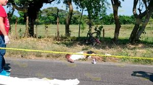 Lo atropellan y matan en la carretera Lo Atropellan Matan Carretera