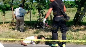 Lo atropellan y matan en la carretera Lo Atropellan Matan Carretera