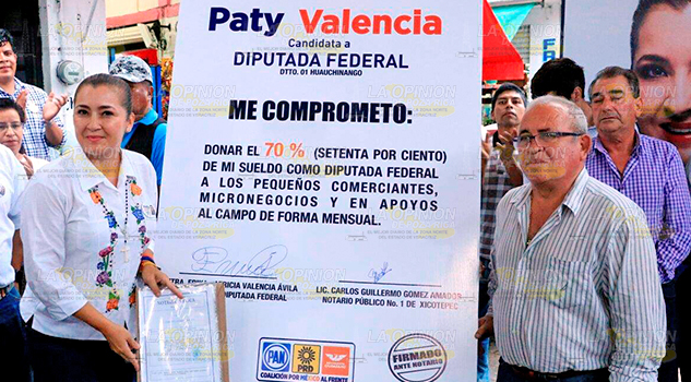 Paty Valencia firma compromisos de campaña ante notario público