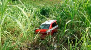 Se duerme al volante y termina en un barranco Se Duerme Volante Termina Barranco