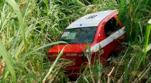 Se duerme al volante y termina en un barranco Se Duerme Volante Termina Barranco
