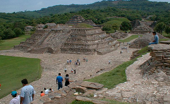 Sigue conflicto de custodios en El Tajín