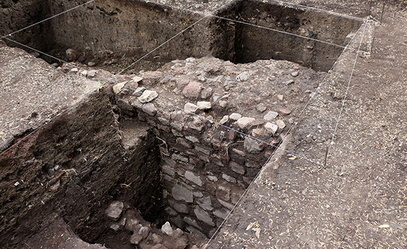 Arqueólogos de INAH localizan vestigios de acueductos coloniales y estanques del siglo XIX en Chapultepec
