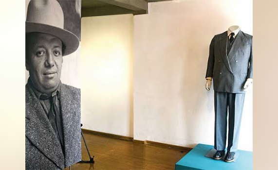 Diego Rivera vestía zapatos rusos y saco inglés