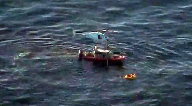 Video: Marinos rescatan a personas cuya avioneta cayó al mar en Sinaloa