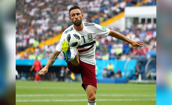 Layún iba en avión que aterrizó de emergencia en México
