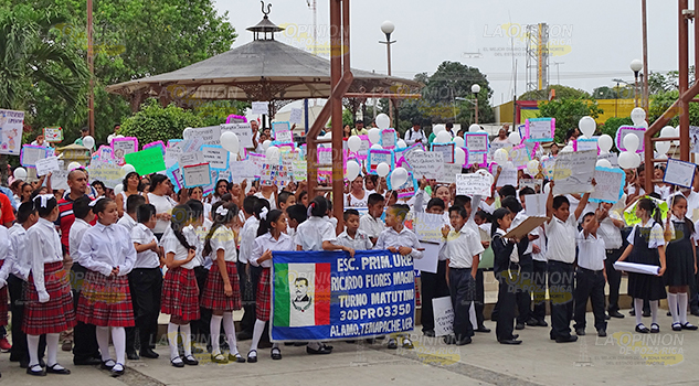 Anuncia el ayuntamiento becas municipales, para niños de nivel primaria