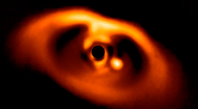 Astrónomos captan la primera imagen confirmada de un planeta recién nacido Astrónomos Captan Primera Imagen Confirmada Planeta Recién Nacido