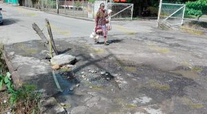 Calles de Cerro Azul son campos minados Calles Cerro Azul Campos Minados