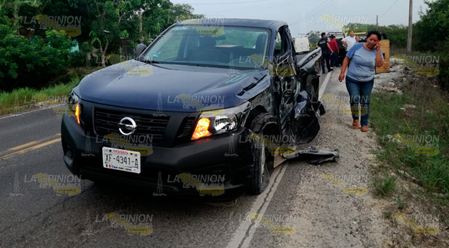 Camioneta se estampa contra camión sobre la Tuxpan-Tampico Camioneta Estampa Contra Camión Sobre Tuxpan Tampico