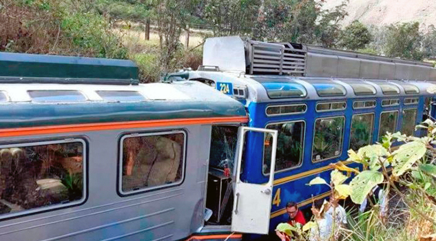 Se impactan dos trenes con turistas en Machu Picchu, Perú
