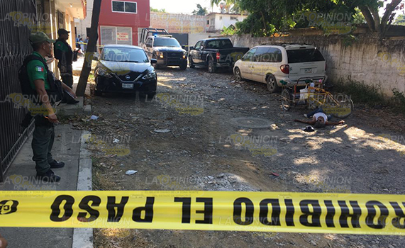 Infarto acaba con la vida de el "chacharas" en la colonia la Ceiba de Poza Rica