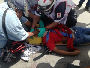 Motociclista se estrella contra triciclo en la Tuxpan-Cobos Motociclista Estrella Contra Triciclo Tuxpan Cobos