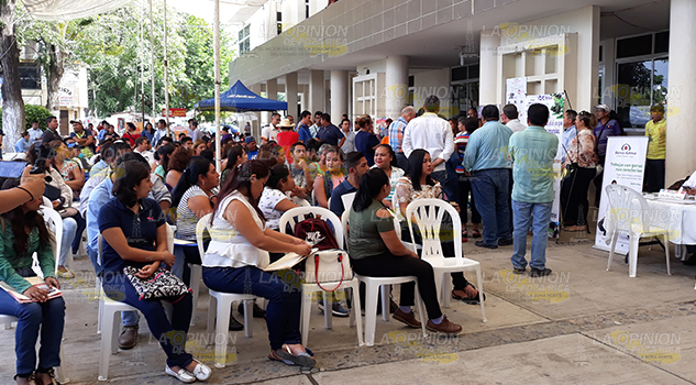 Mujeres fungen como policías en Álamo Mujeres Fungen Como Policías Álamo