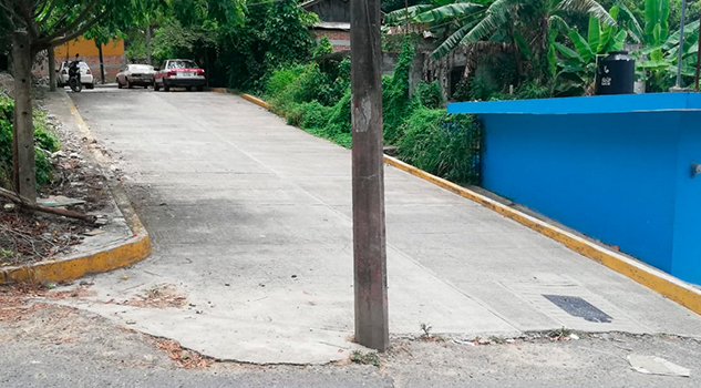 Piden retiro de pesado poste de luz en Papantla Piden Retiro Pesado Poste Luz Papantla