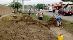 Realizan desazolve de canales pluviales de carretera Poza Rica-Coatzintla Realizan Desazolve Canales Pluviales Carretera Poza Rica Coatzintla
