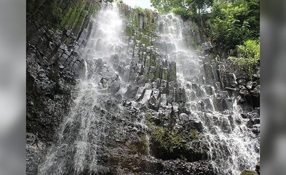 Menor cae por cascada de 40 metros, quería salvar a su hermana
