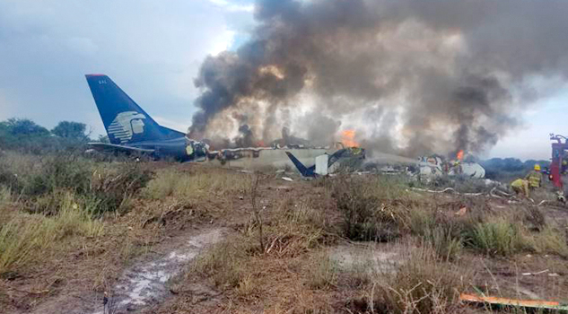 Cae avión con 100 pasajeros cerca del Aeropuerto Internacional de Durango