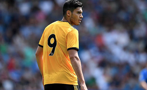 Raúl Jiménez falló un penal en su debut con Wolverhampton ¡Corta racha!