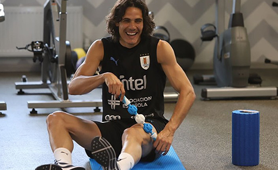 Cavani muestra mejoría y Uruguay espera tenerlo en Cuartos