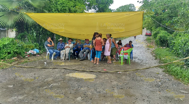 Sigue la protesta y bloqueo en la comunidad el Mamey