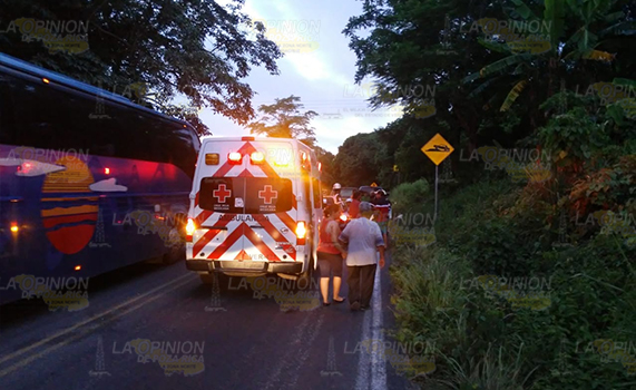 Sujeto en estado de ebriedad provoca aparatoso accidente en la carretera Papantla - Poza Rica