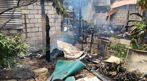 Arde vivienda en colonia Villa de las Flores de Poza Rica Arde Vivienda Colonia Villa Flores Poza Rica