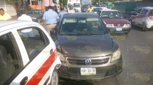 Accidente automovilístico en la 20 de nov. de Poza Rica