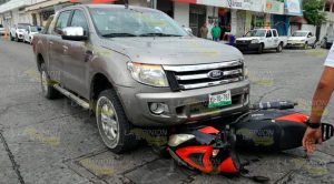 Camioneta embiste a motociclista en Tuxpan Camioneta Embiste Motociclista Tuxpan