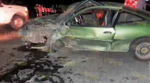 Chocan contra tráiler y casi se matan en la Tuxpan-Tampico Chocan Contra Tráiler Casi Se Matan Tuxpan Tampico