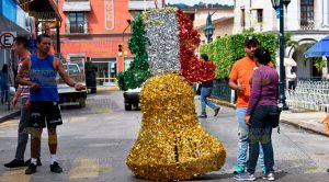 Colocan adornos patrios en calles de Tlapacoyan Colocan Adornos Patrios Calles Tlapacoyan