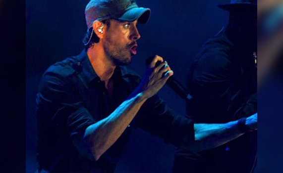El polémico video de Enrique Iglesias que dio la vuelta al mundo