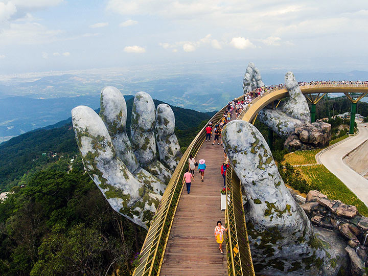 Así luce el impresionante 'Puente Dorado' de Vietnam