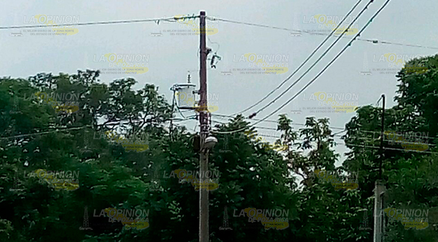 Habitantes de Tancoco, sin luz por corto circuito Habitantes Tancoco Sin Luz Por Corto Circuito