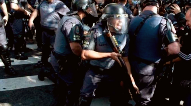El polémico requisito para ser policía en Brasil