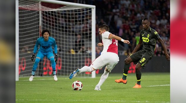 Despiertan a Ochoa de su sueño de Champions