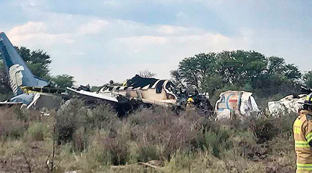 Recuperan dos cajas negras del avión desplomado de Aeroméxico