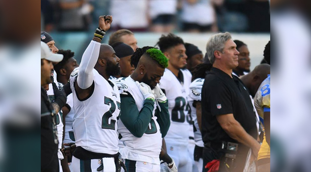 Jugadores de la NFL desafían a Donald Trump